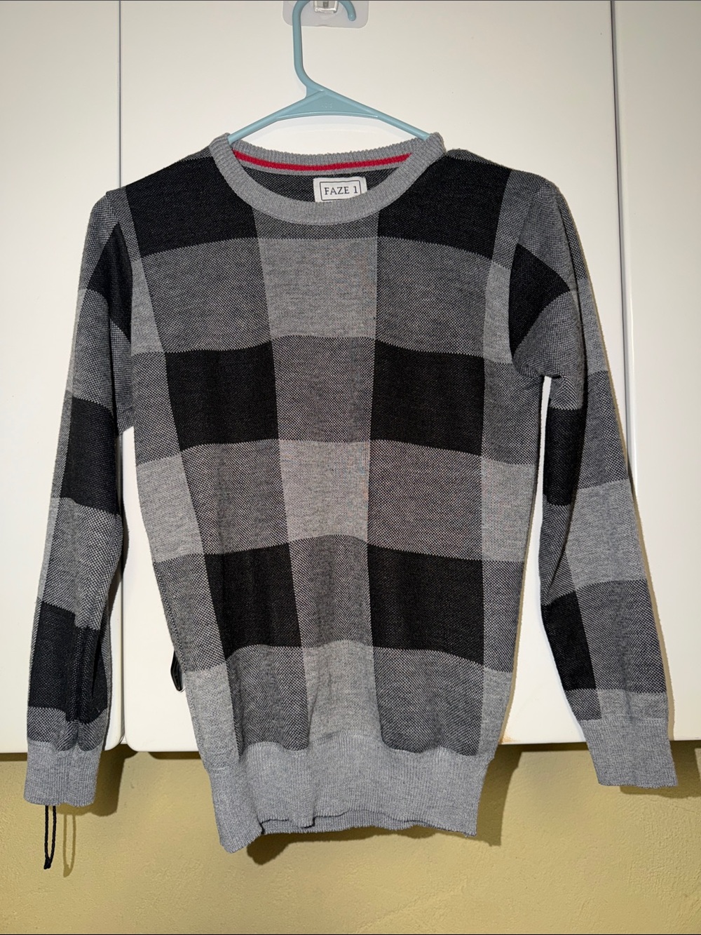 Boys' Gray & Black Plaid Crewneck Sweater size 10-12